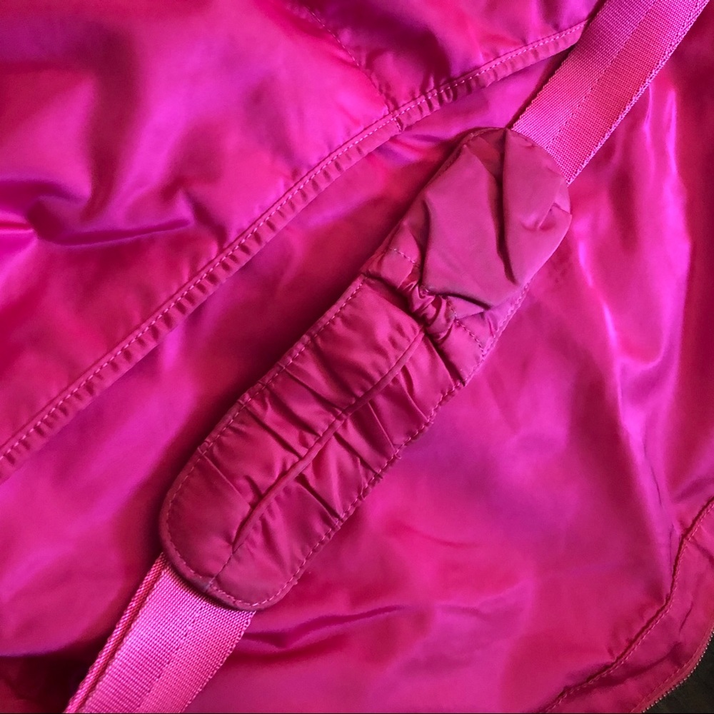 Lululemon Move It Messenger Bag - Picture 8 of 11